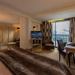 Ξενοδοχείο Le Lana 4*