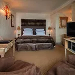 Le Lana Hotel 4*